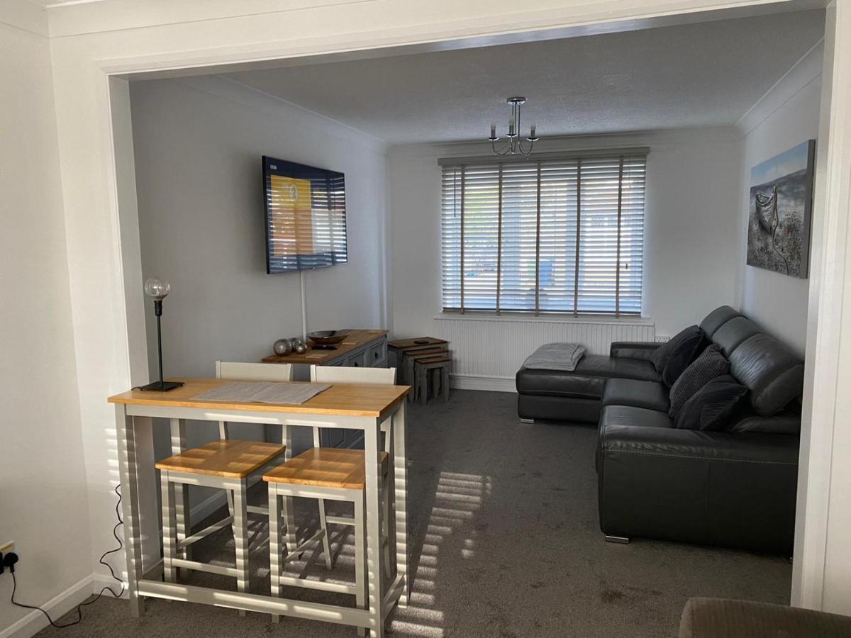 Riverside Park Ground Floor Apartment - St Neots Екстериор снимка
