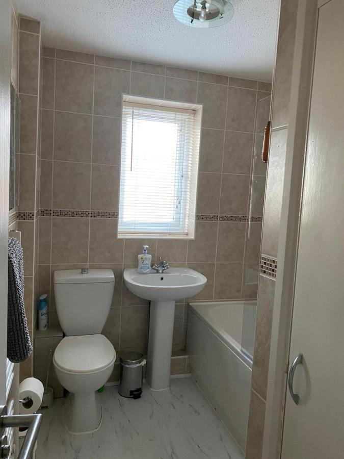Riverside Park Ground Floor Apartment - St Neots Екстериор снимка