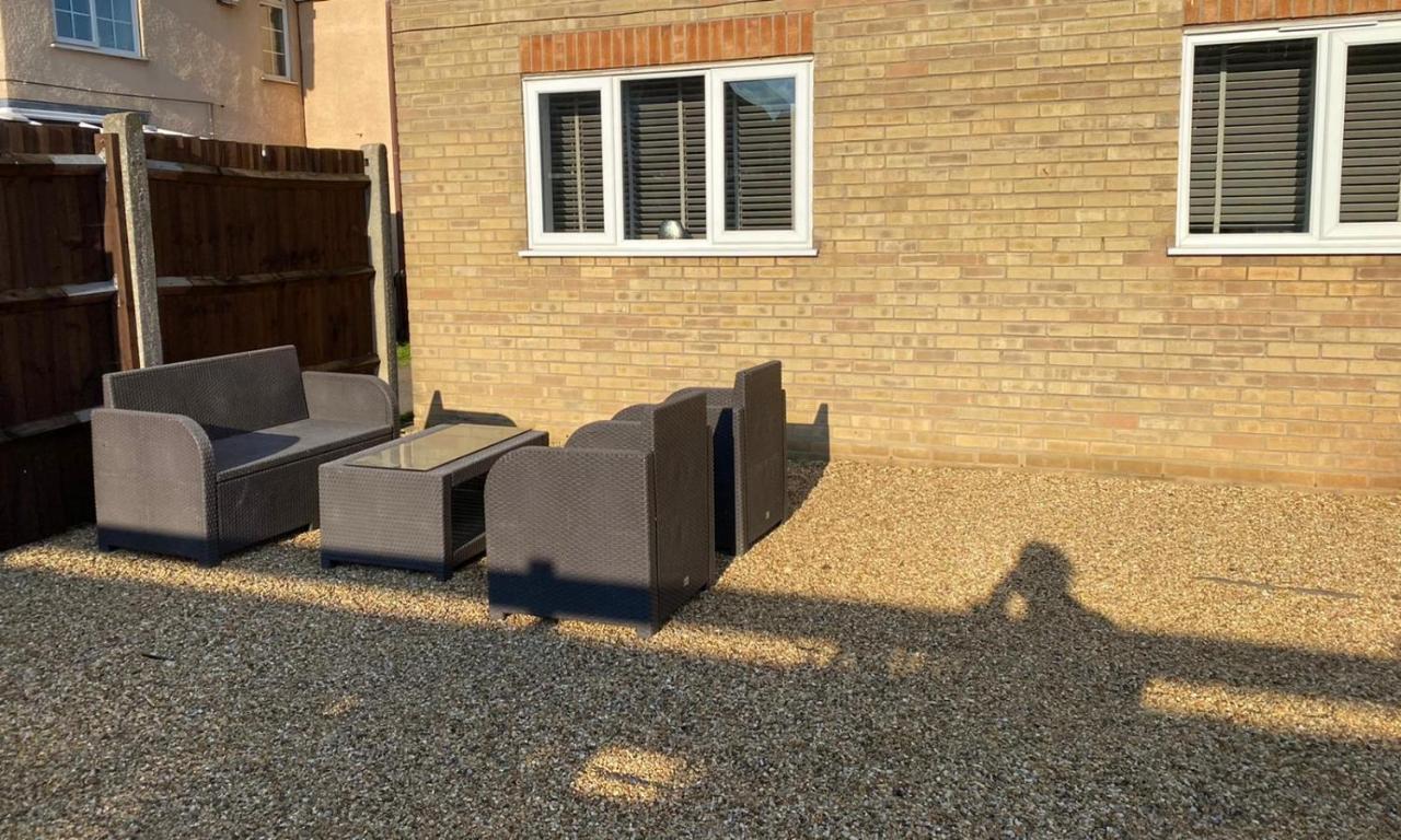 Riverside Park Ground Floor Apartment - St Neots Екстериор снимка